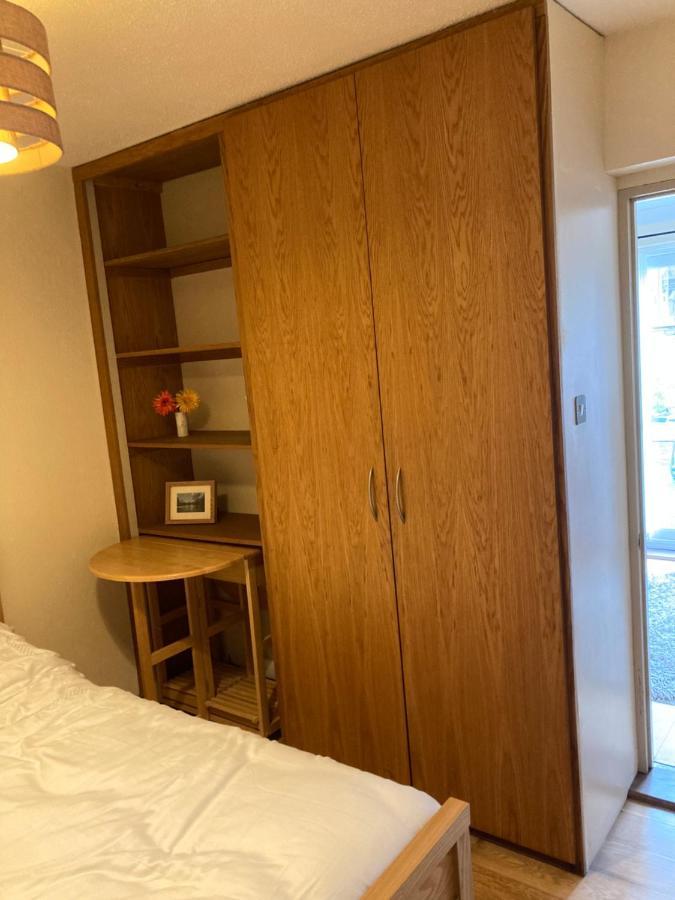 Double Bed Self Contained Annexe 14B Is To The Right Of The Main House Leilighet Salisbury Eksteriør bilde